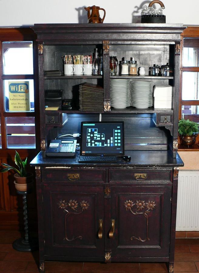 Kadarta Vendeglo Panzio Bed & Breakfast Veszprém Eksteriør bilde