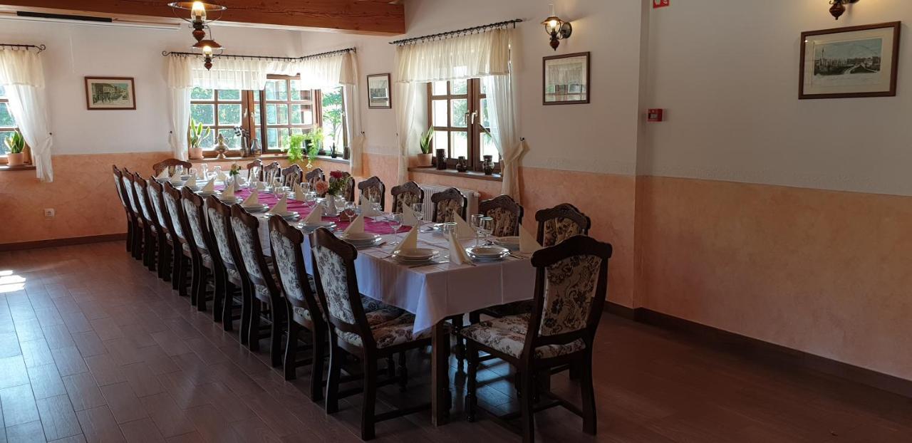 Kadarta Vendeglo Panzio Bed & Breakfast Veszprém Eksteriør bilde