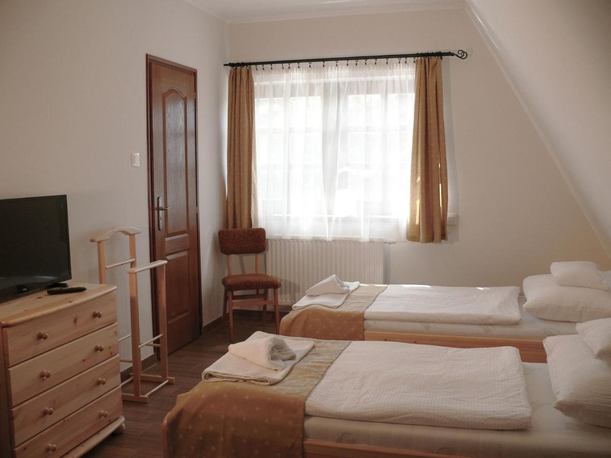 Kadarta Vendeglo Panzio Bed & Breakfast Veszprém Eksteriør bilde