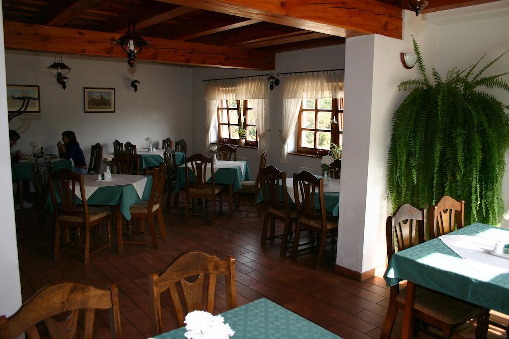 Kadarta Vendeglo Panzio Bed & Breakfast Veszprém Eksteriør bilde