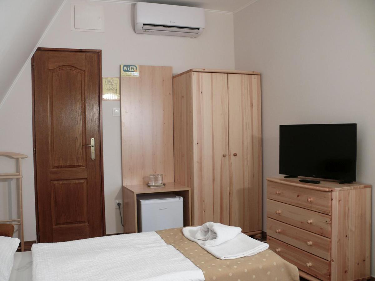 Kadarta Vendeglo Panzio Bed & Breakfast Veszprém Eksteriør bilde