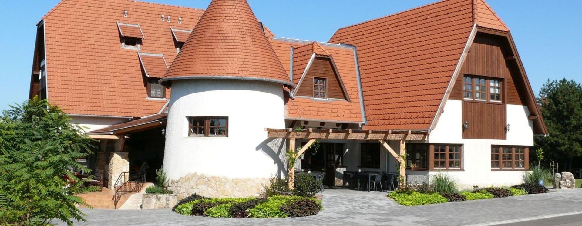 Kadarta Vendeglo Panzio Bed & Breakfast Veszprém Eksteriør bilde